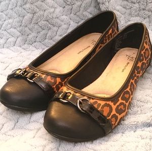 Size 7 cheetah print flats